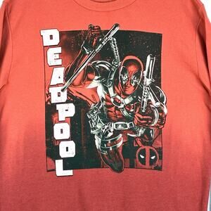 Marvel Comics Deadpool Sweatshirt  Mens L Red Ombré Relaxed Fit Pullover Sweater